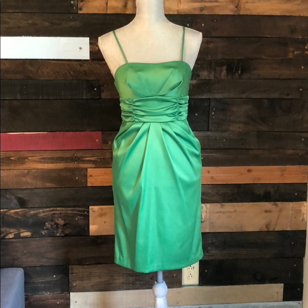 Beautiful green dress!